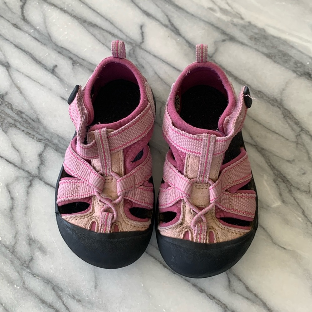 Kids, keen shoes perfect for summer magenta size 7 water or outdoor play